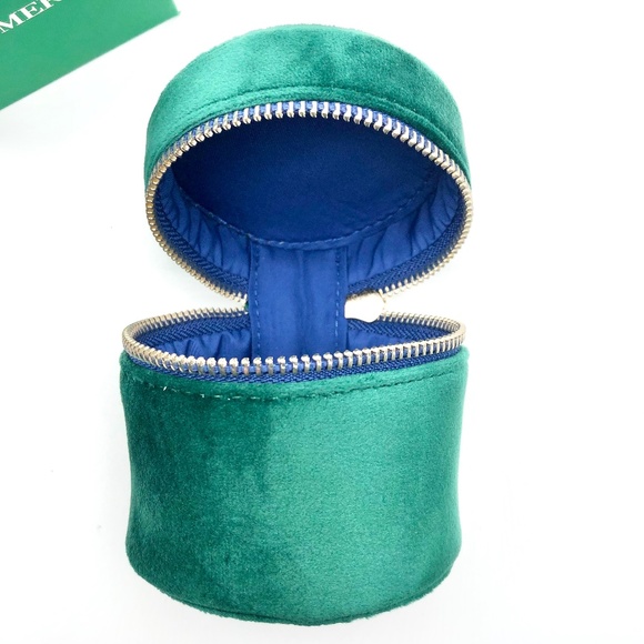 La Mer Serum Case Green Velvet Limited Edition Holiday 2023 NEW IN GIFT BOX - Picture 4 of 5